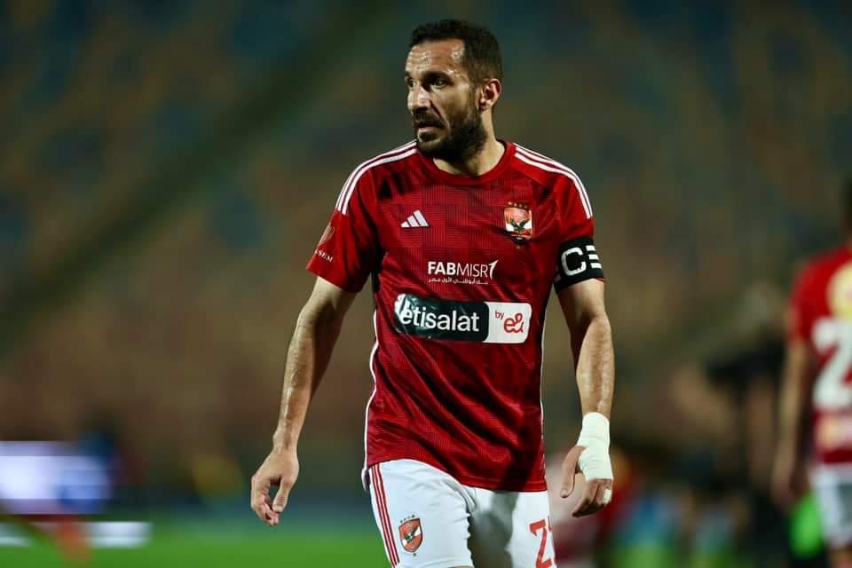 الأهلي يحسم رسميا مصير علي معلول