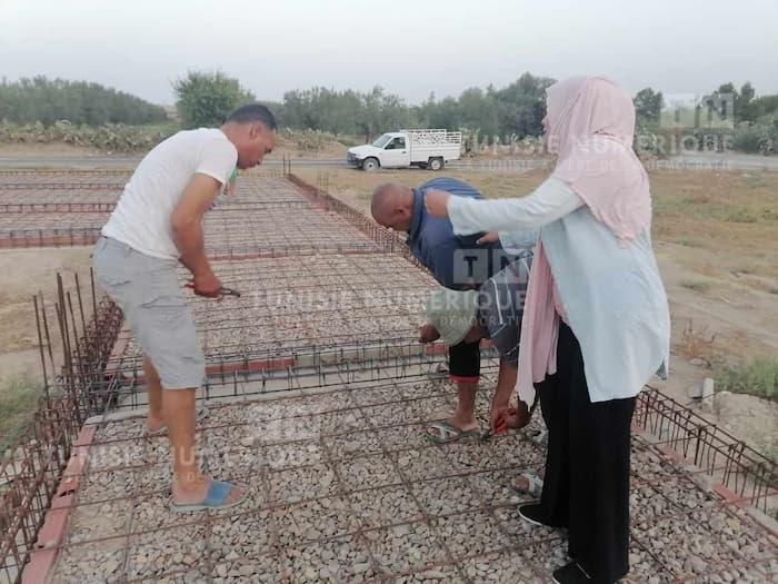 القيروان: أهالي منطقة أولاد احمد يتطوعون لبناء مدرسة ويطلبون المساعدة