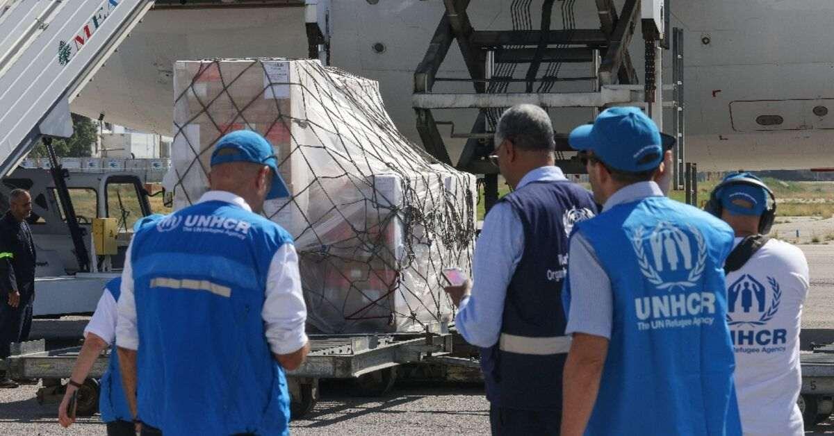 لبنان يتسلّم أول شحنة مساعدات طبية