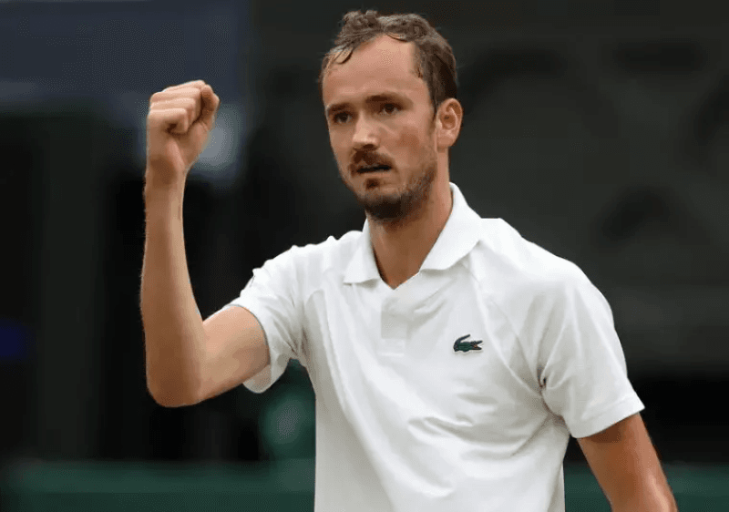 Daniil Medvedev accède aux demi-finales