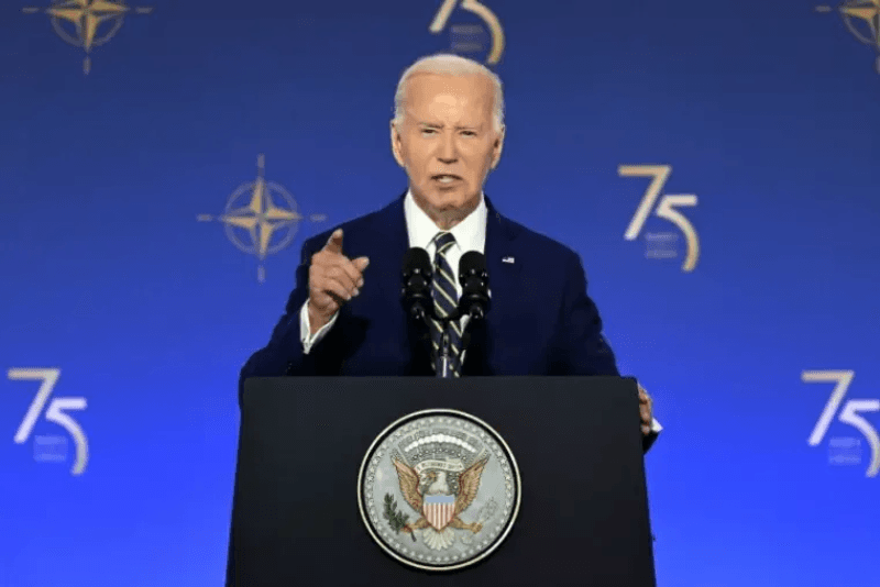 États-Unis: Biden face à un test pour ''grands garçons''...