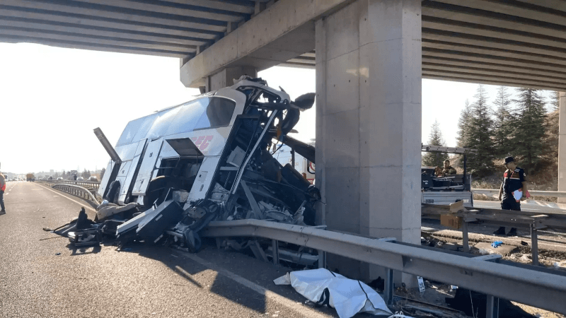 Ankara : neuf morts et vingt six blessés dans un accident de bus