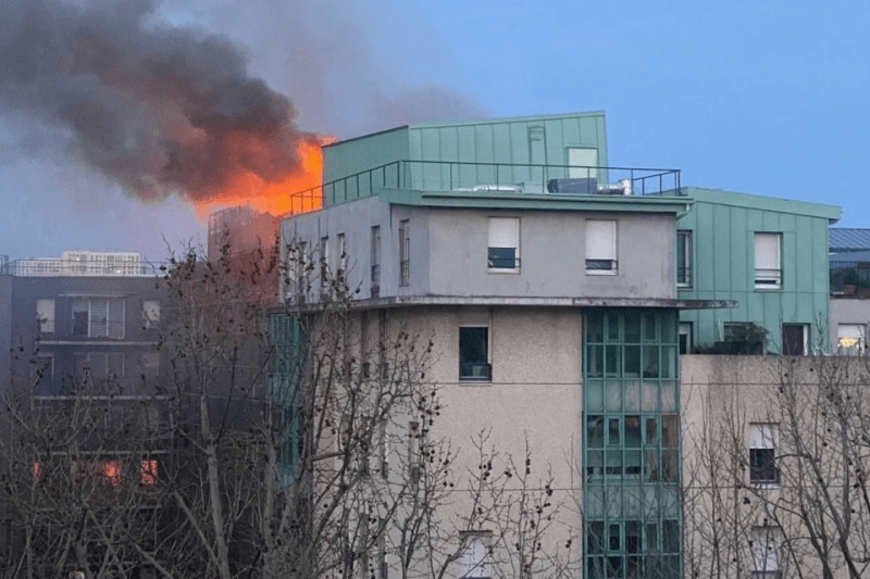 Incendie dans un hôtel à Paris: Un client gravement blessé