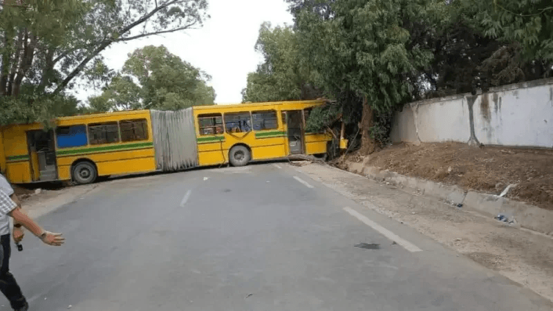 Siliana: Dérapage ''heureux'' ďun bus scolaire