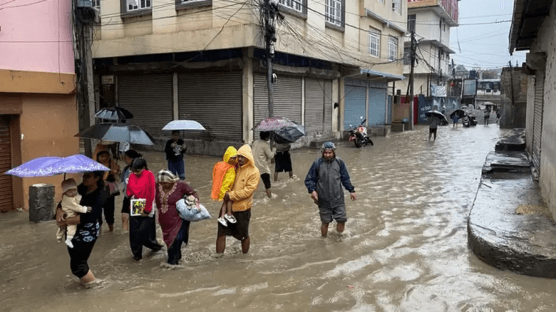 Népal: Au moins 101 morts et 64 disparus dans les inondations