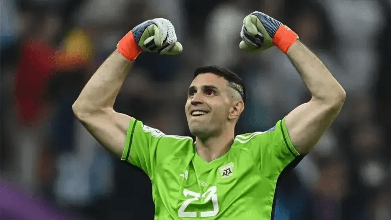 FIFA: Le gardien argentin Emiliano Martinez suspendu deux matchs