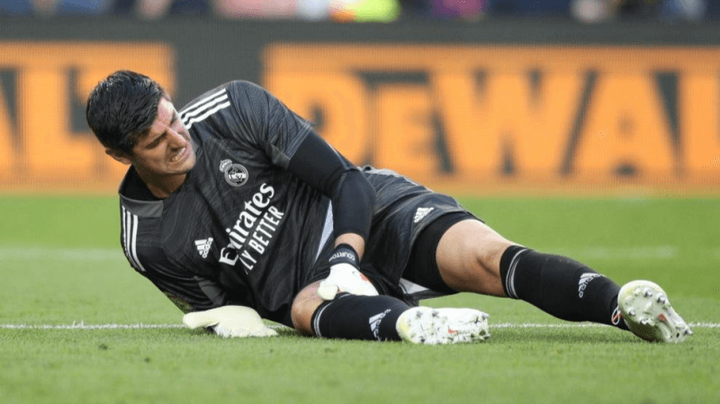 Real Madrid: Courtois blessé à la jambe gauche