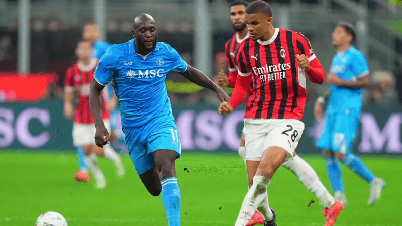 Foot: Naples surclasse l'AC Milan et prend le large