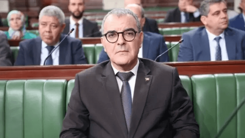 Economie : Le développement régional et sectoriel, d'abord