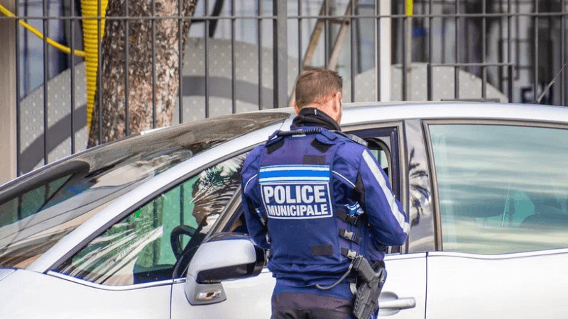 France: un homme armé abattu par un policier à Saint-Étienne