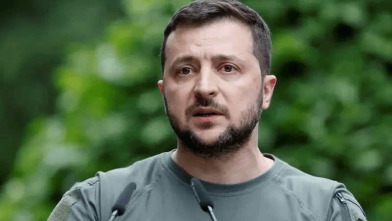 Zelensky 'contraint' de ne pas demander des troupes étrangères...