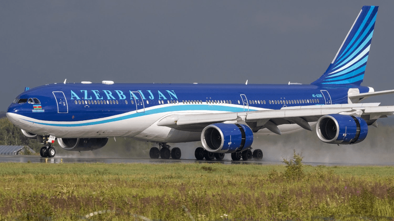 Un avion de ligne d'Azerbaijan Airlines s'écrase au Kazakhstan