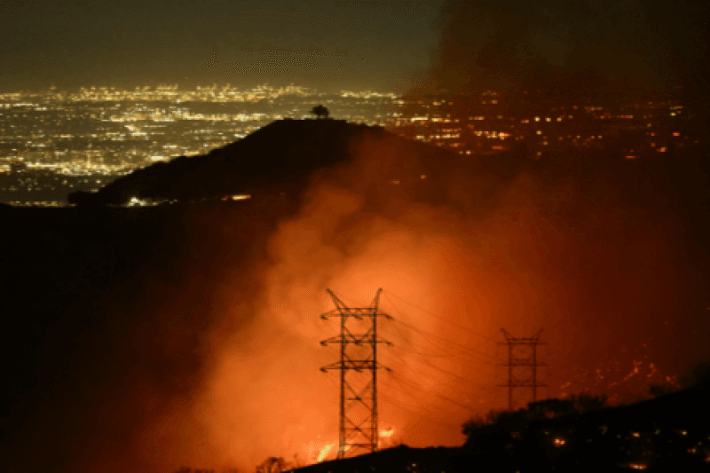 Los Angeles dans le feu...88 000 habitants sommés d’évacuer