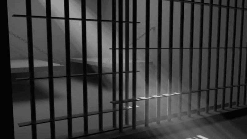 نابل: بطاقة إيداع بالسجن ضد أستاذ بتهمة التشهير على فيسبوك