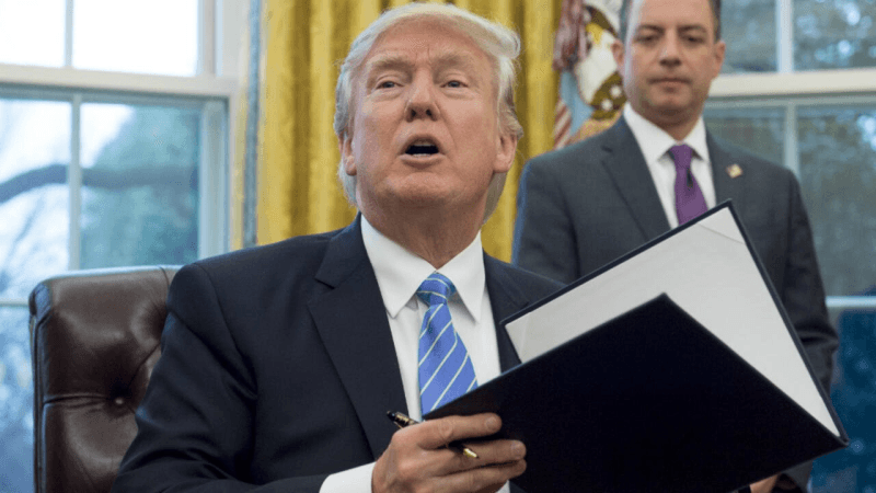Trump ordonne à l’État de cesser de financer deux médias publics