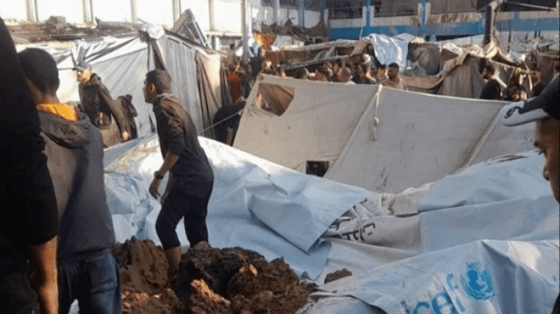 عشرات الشهداء في قصف مدرسة نازحين بالبريج