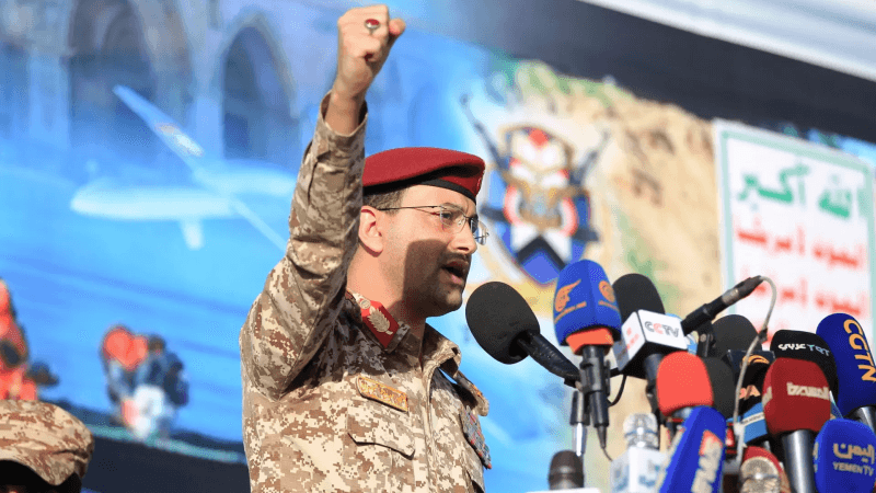 الحوثيون يستهدفون مطار بن غوريون ويتوعّدون: 'القادم أعظم'