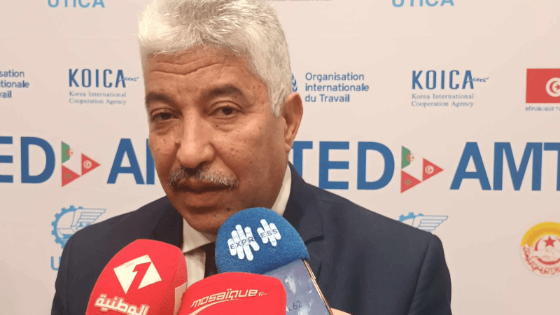 وزير التشغيل: تكوين 600 حرفي وبعث مراكز للإدماج الصناعي والاقتصادي