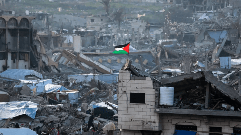 قصف جوي لمنازل وخيام النازحين في غزة