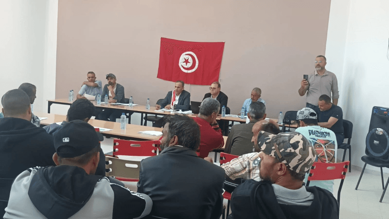 عمال المركبات الفلاحية بصفاقس يطالبون بتسوية وضعياتهم