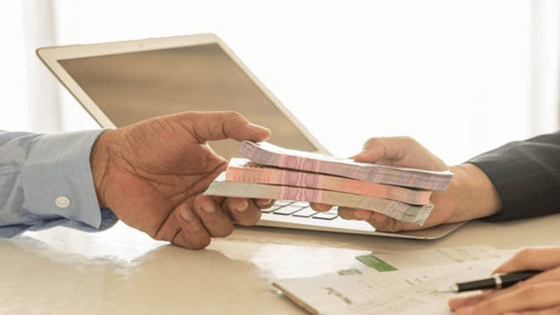 تراجع القروض البنكية غير المهنية بين 2023 و2024