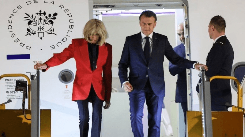 Macron...frappé par Brigitte ?