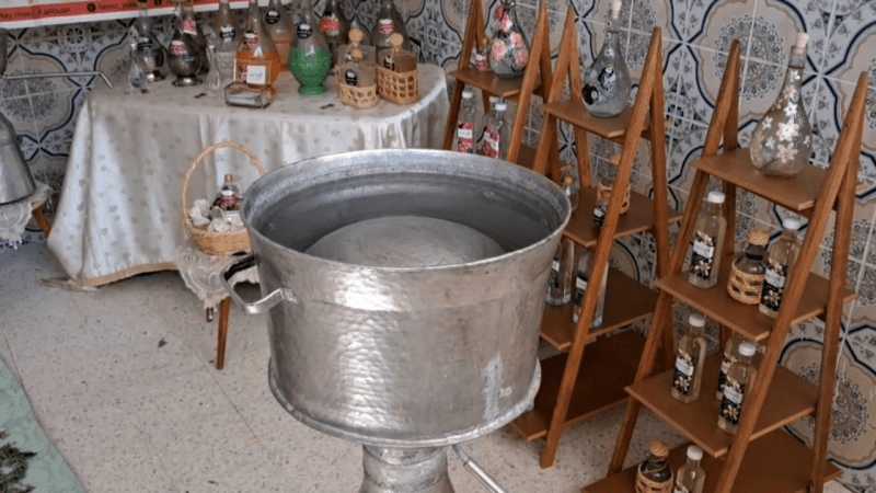 تقطير الزهور بالقيروان.. من استعمال محلي للعائلات إلى مشاريع اقتصادية