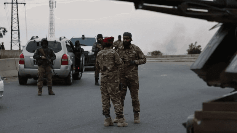 مقتل 8 مدنيين علويين بإطلاق نار من 'عناصر حاجز أمني' في سوريا