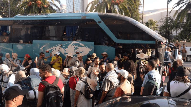 La caravane « Soumoud » pour Gaza prend la route depuis Tunis