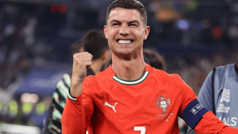 Ronaldo met fin aux rumeurs : "Je vais sûrement rester à Al-Nassr"