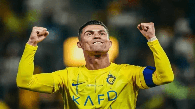 رونالدو باقٍ في النصر