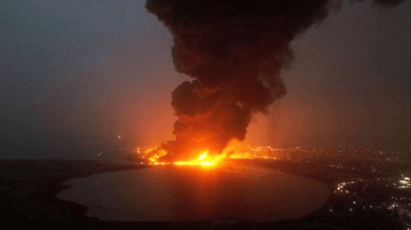 الاحتلال يصدر إنذارا بإخلاء 3 موانٍ في اليمن