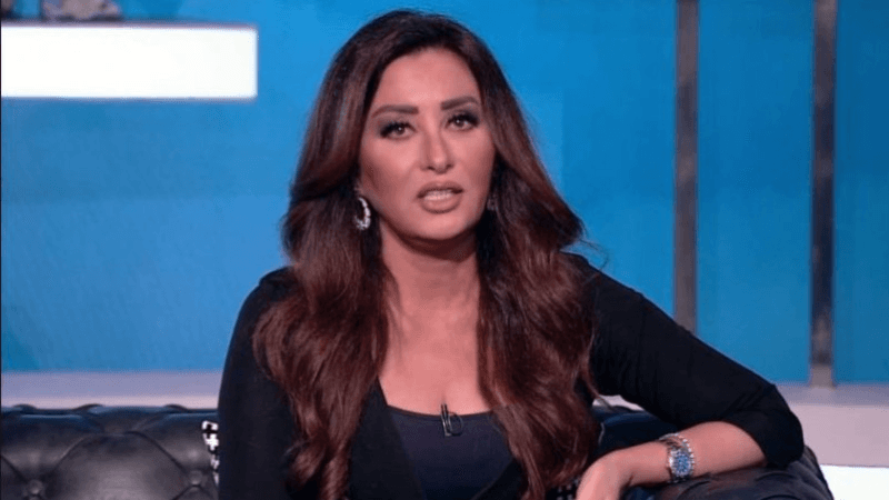 لطيفة العرفاوي تردّ على الشائعات بشأن ملابسات وفاة شقيقها