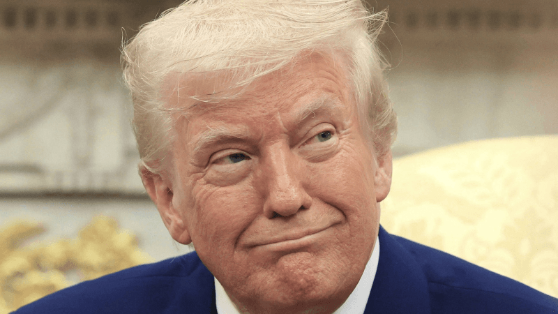 Trump est dans la salle de crise de la Maison-Blanche