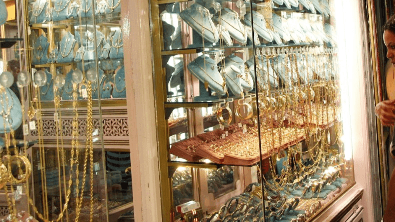 Le cours de l’or 18 carats atteint 300 dinars le gramme