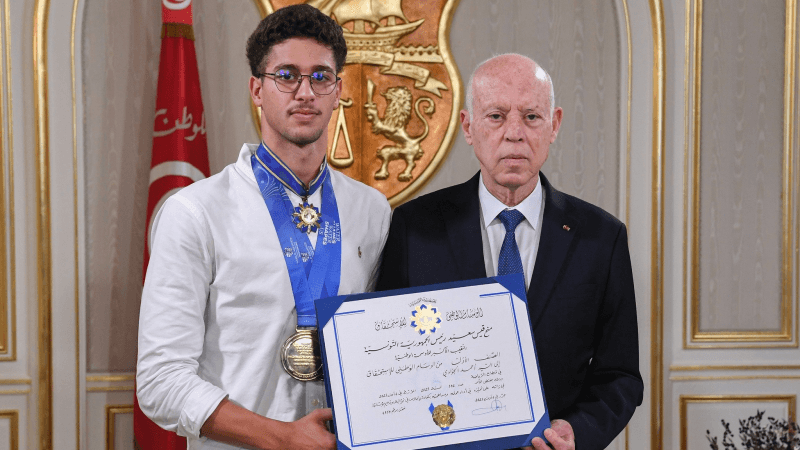 سعيّد يمنح الجوادي الصنف الأوّل من الوسام الوطني للاستحقاق في الرياضة