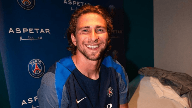 L'Ukrainien Illia Zabarnyi au Paris Saint-Germain