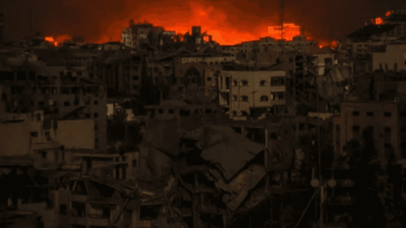 طيران الاحتلال يقصف خيام النازحين في غزة