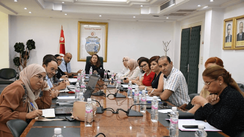 وزيرة الصناعة: ضرورة تسريع إنجاز المشاريع العمومية في قطاع الفسفاط