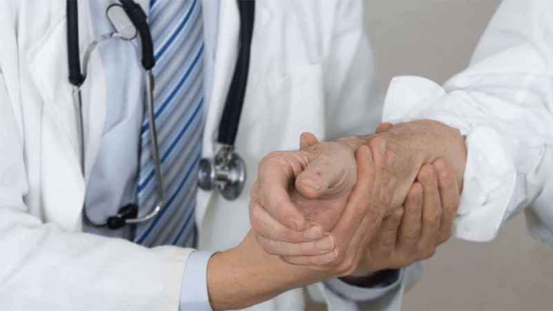 إيمان قسنطيني: تدريس طب الشيخوخة بكليات الطب سيحسن التكفل بكبار السن