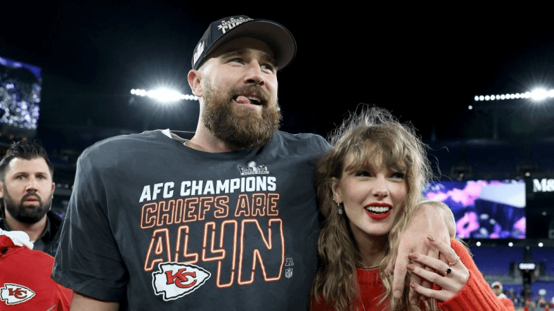 Taylor Swift et Travis Kelce annoncent leurs fiançailles