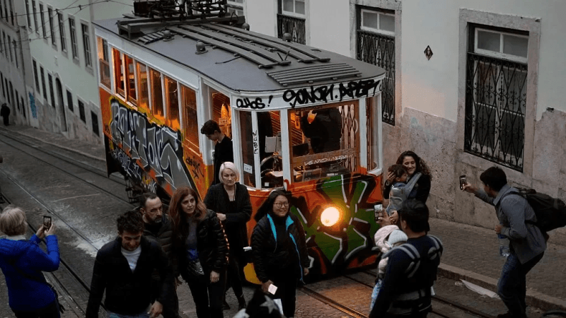 Portugal : Le funiculaire de Lisbonne déraille, plusieurs morts...