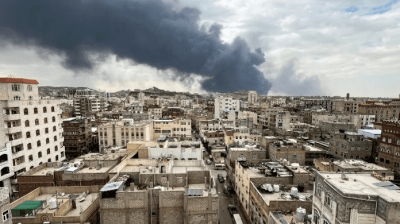 Israël mène des frappes aériennes sur Sanaa