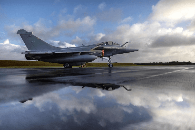 Drones russes abattus en Pologne: La France mobilise trois Rafale