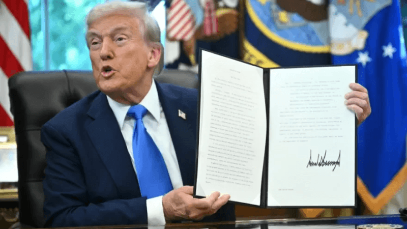 ترامب يفرض رسوما بـ 100 ألف دولار على تأشيرة في قطاع التكنولوجيا