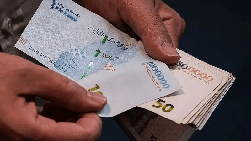 إيران تُجري إصلاحا نقديا بحذف أربعة أصفار من عملتها لتخفيف آثار التضخم