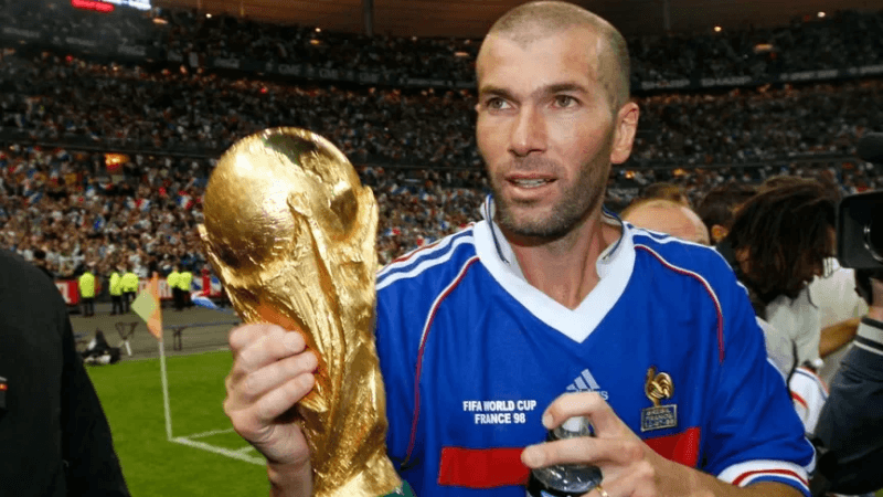 زيدان يُؤكّد رغبته في تدريب المنتخب الفرنسي مستقبلًا
