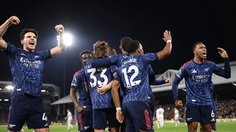 Premier League: Arsenal solide leader