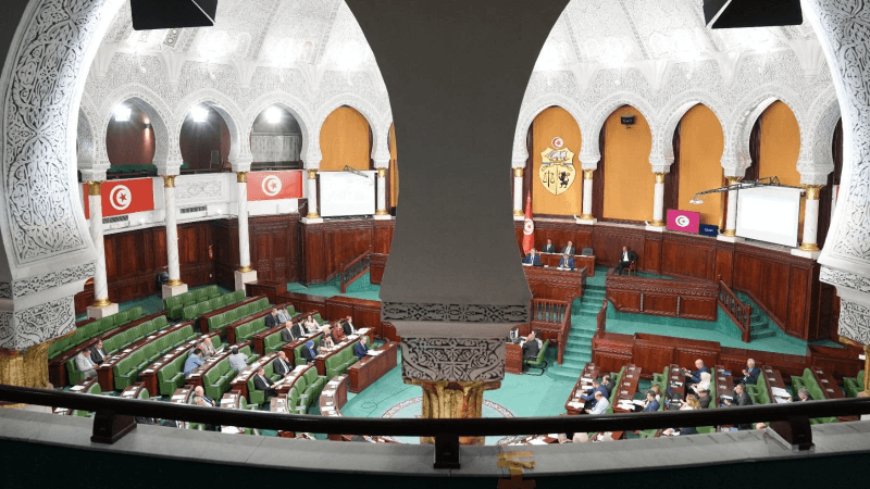 البرلمان يَعقدُ جلسة عامّة حول قابس بحضور وزيرَيْن