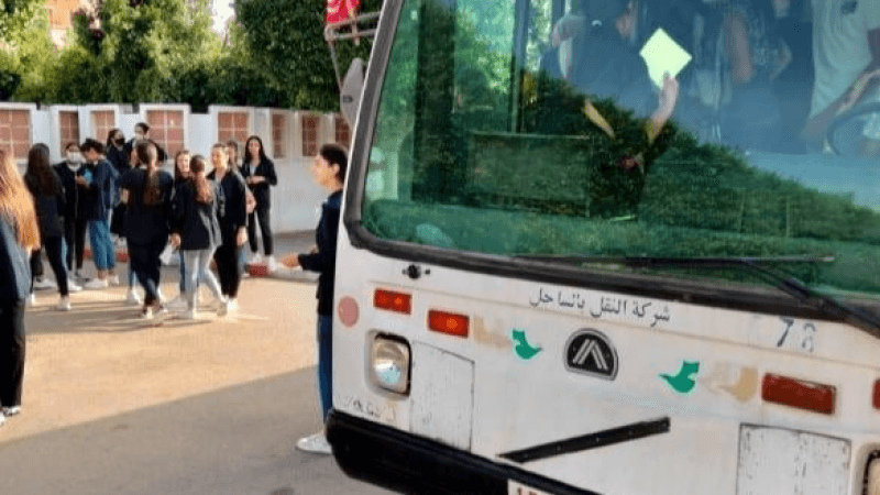 سقوط تلميذ من حافلة نقل مدرسي.. الاحتفاظ بالسائق ومسؤول على الصيانة
